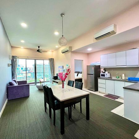 Capital O 90987 The Loft Residences Homestay @ Imago Shopping Mall 2 Kampong Sembulan Exteriör bild