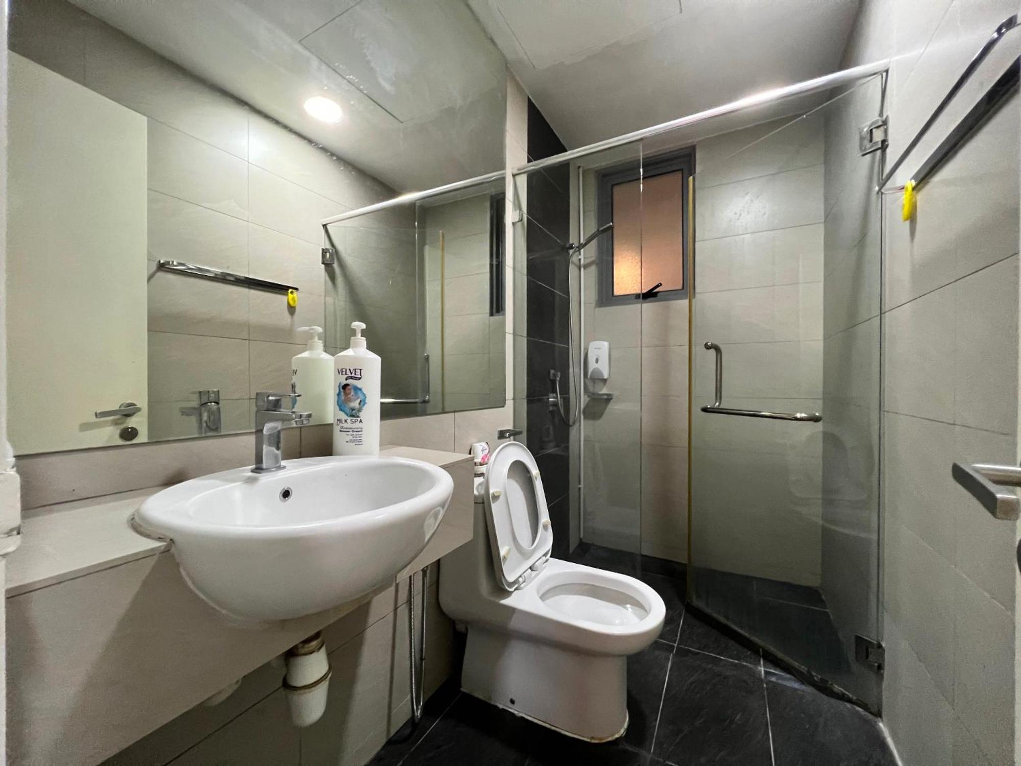 Capital O 90987 The Loft Residences Homestay @ Imago Shopping Mall 2 Kampong Sembulan Exteriör bild