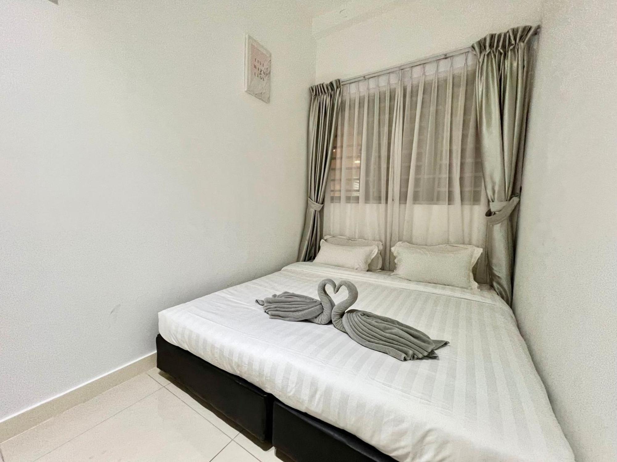 Capital O 90987 The Loft Residences Homestay @ Imago Shopping Mall 2 Kampong Sembulan Exteriör bild