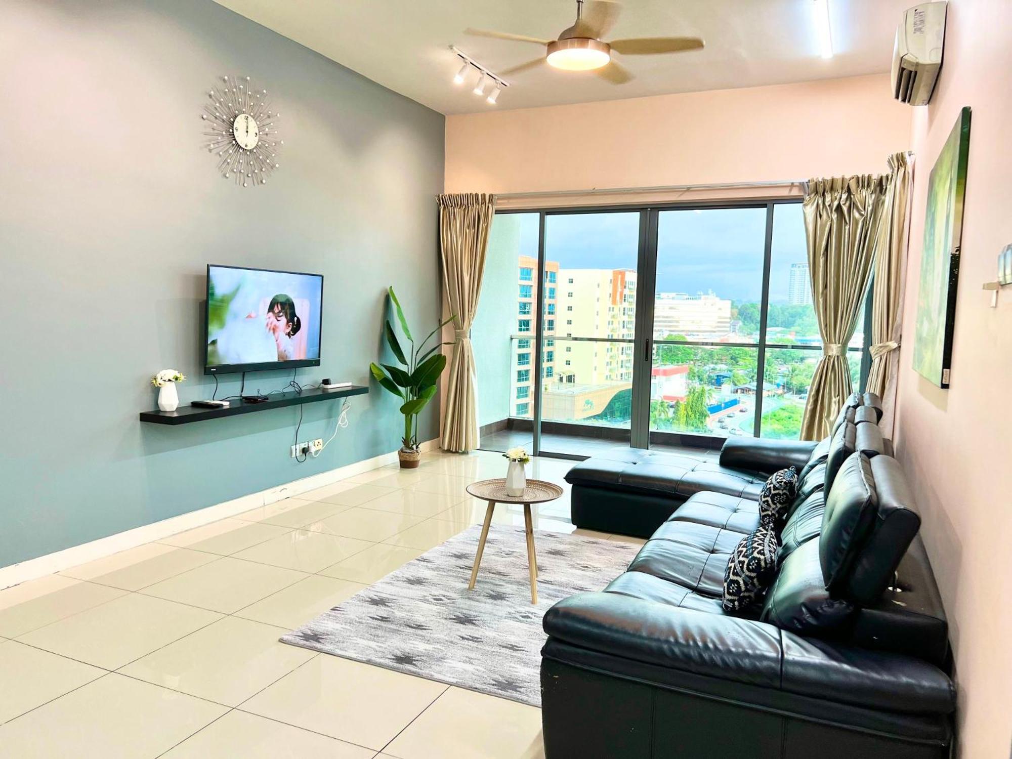 Capital O 90987 The Loft Residences Homestay @ Imago Shopping Mall 2 Kampong Sembulan Exteriör bild