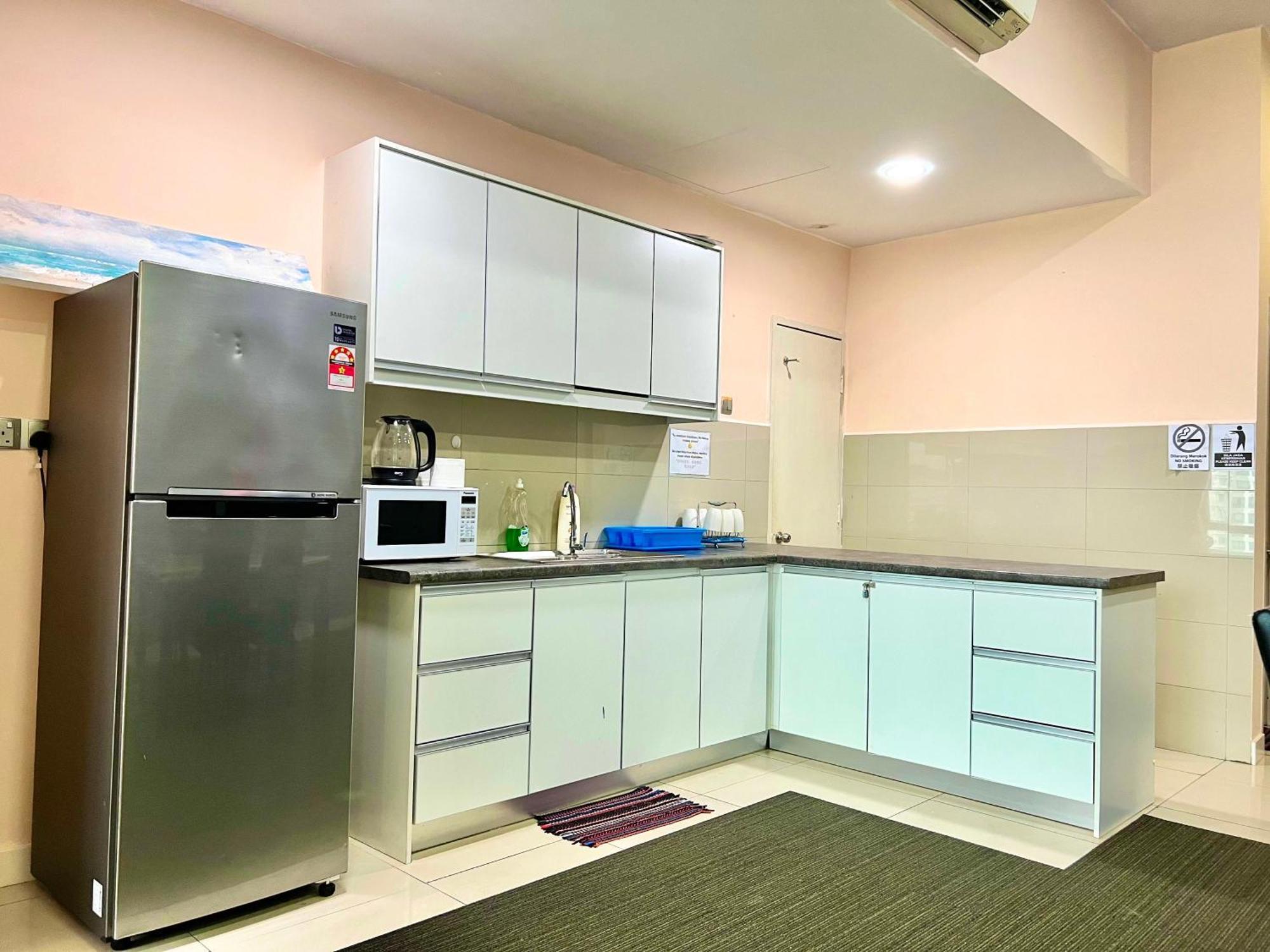 Capital O 90987 The Loft Residences Homestay @ Imago Shopping Mall 2 Kampong Sembulan Exteriör bild